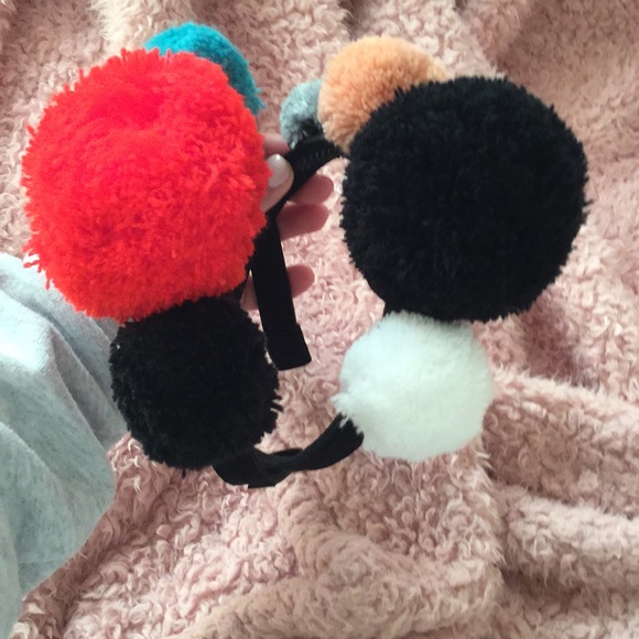 Two Pom Pom Amour bows headbands💖 - Picture 2 of 4